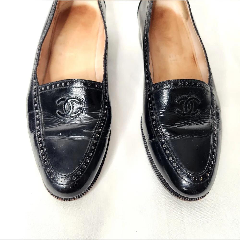 Chanel Black Calfskin Patent Leather Loafers Flats Italy CC Logo EU 37.5 - US 7 - Picture 4 of 15